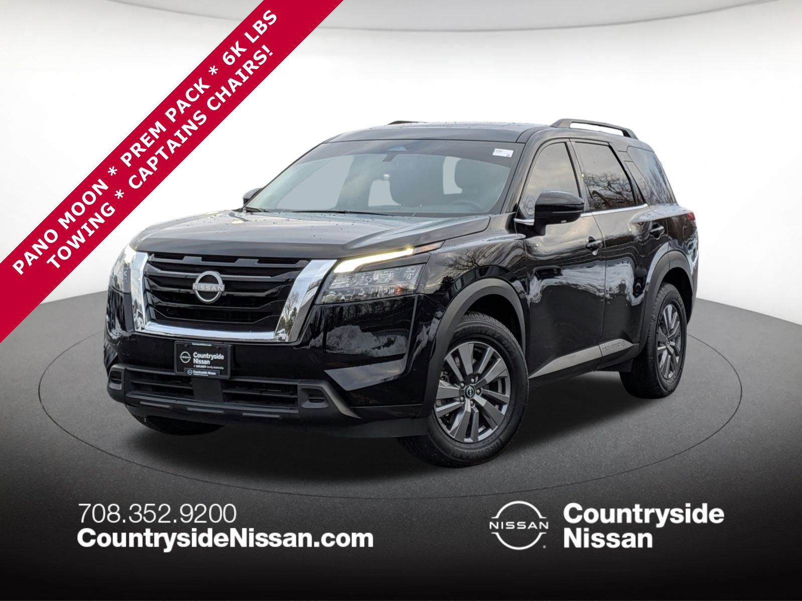 2024 Nissan Pathfinder SV's photo