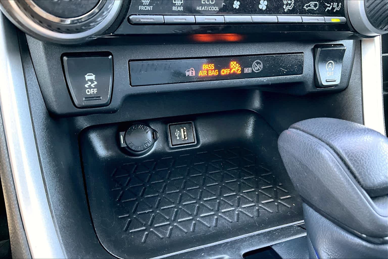 2023 Toyota RAV4 XLE photo 54