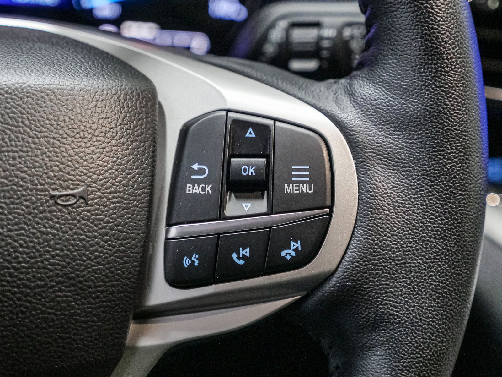 2023 Ford Explorer XLT photo 32