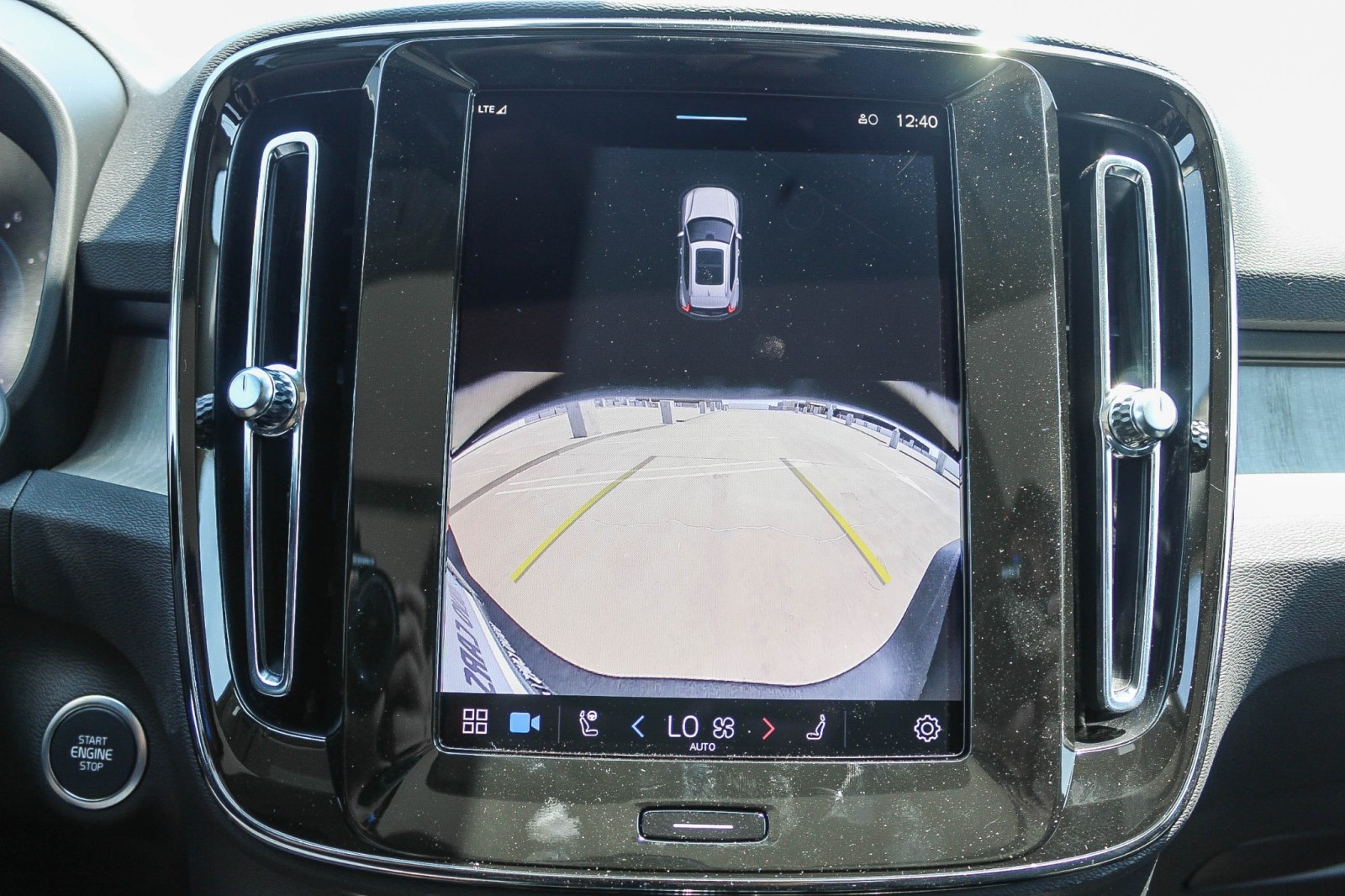 2025 Volvo XC40 Plus photo 23