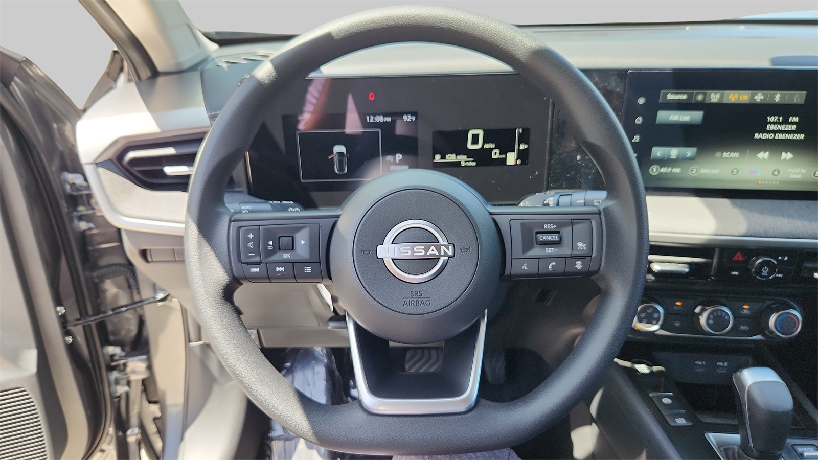 2025 Nissan Kicks SV photo 11