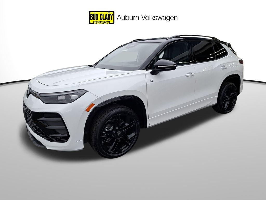 2025 Volkswagen Tiguan SE R-LINE BLACK's photo