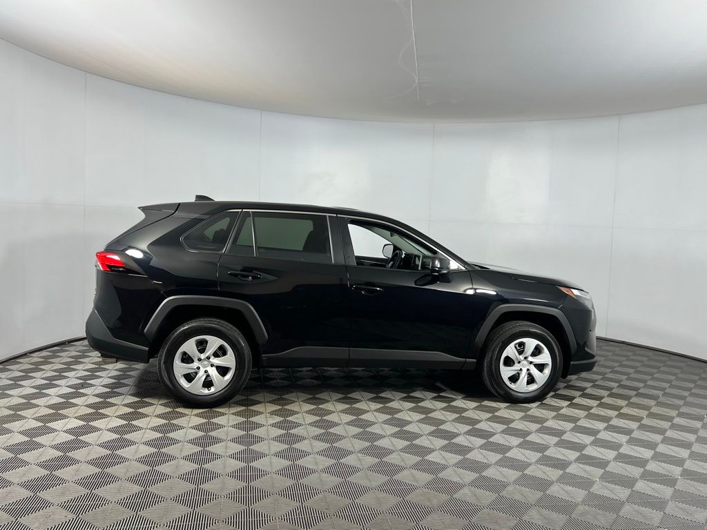 2024 Toyota RAV4 LE photo 2