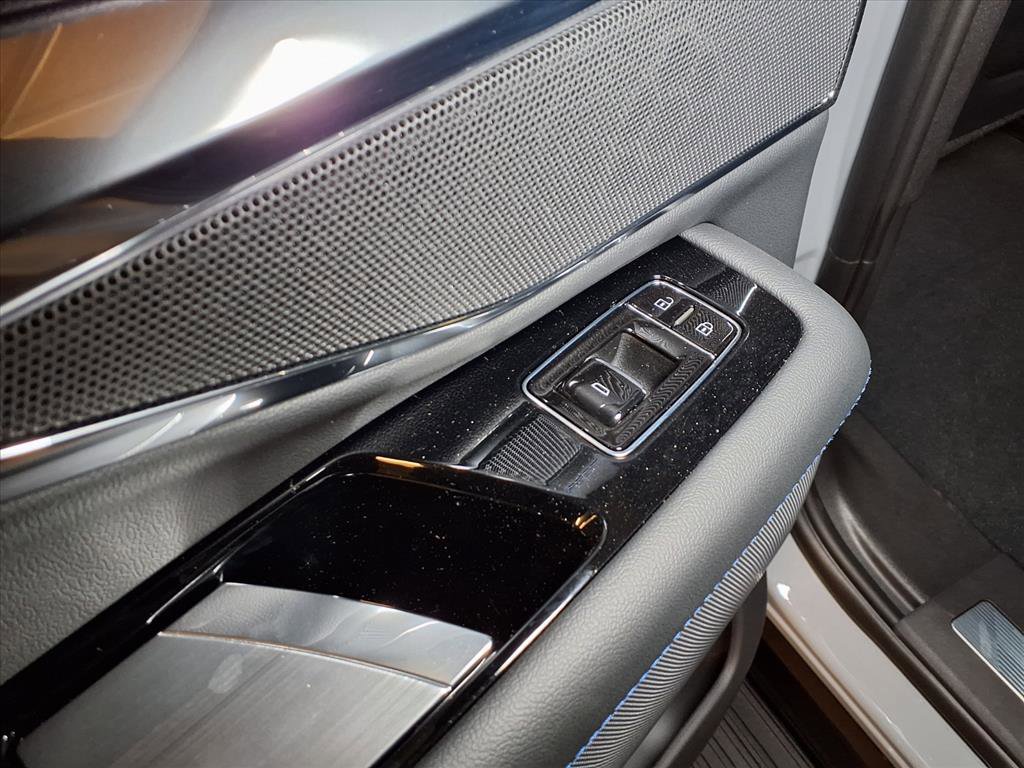 2026 Cadillac Escalade IQ Sport photo 14