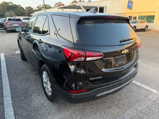 2024 Chevrolet Equinox LT photo 2