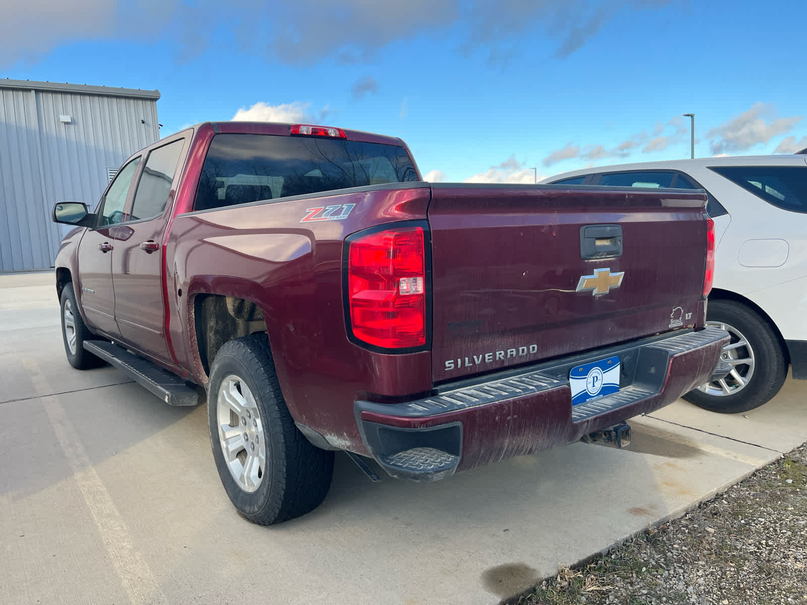 2017 Chevrolet Silverado 1500 LT photo 2
