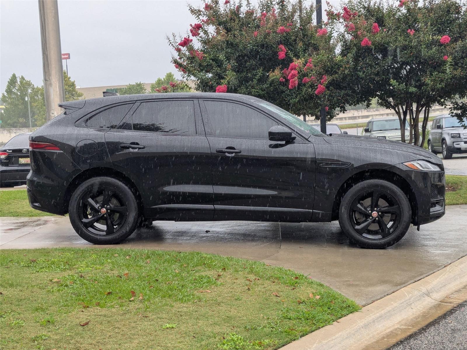 2023 Jaguar F-PACE P250 S photo 4