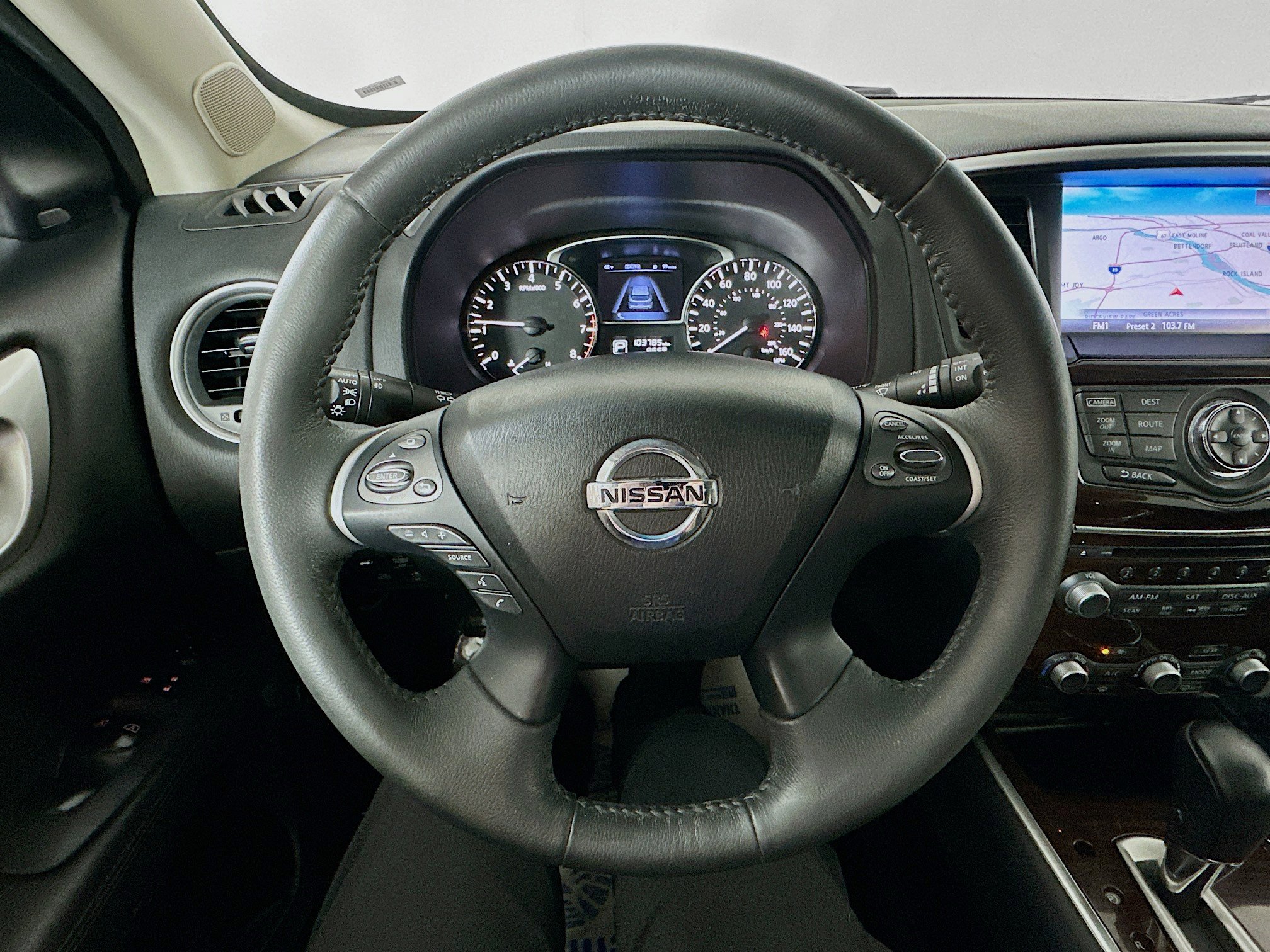 2015 Nissan Pathfinder Platinum photo 10