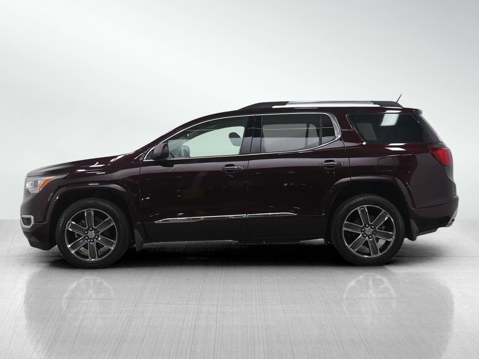 Used 2018 GMC Acadia Denali with VIN 1GKKNXLS2JZ147051 for sale in Burnsville, Minnesota