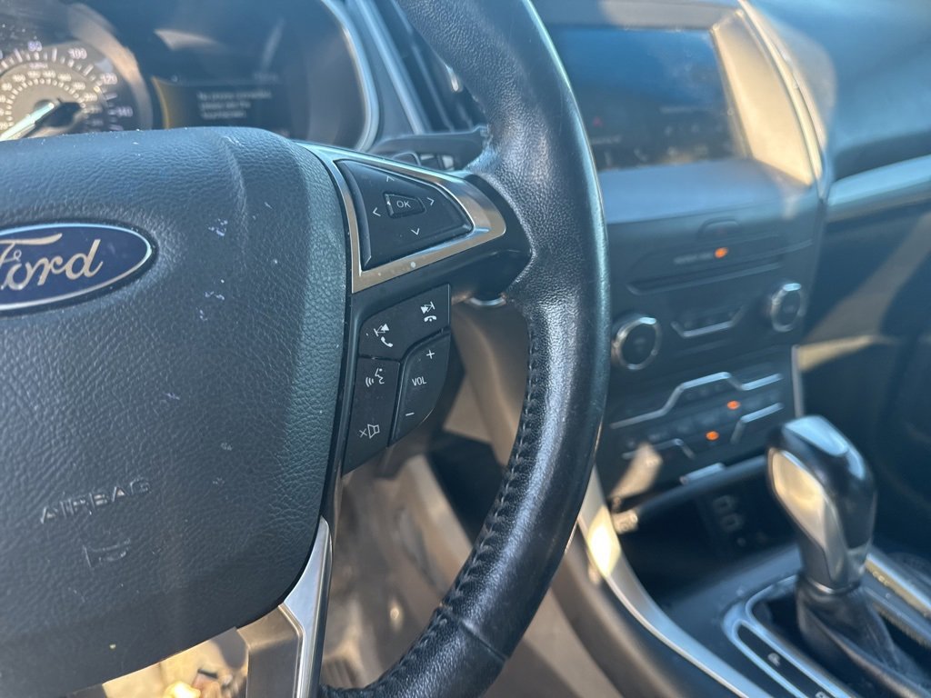 2017 Ford Edge SEL photo 18