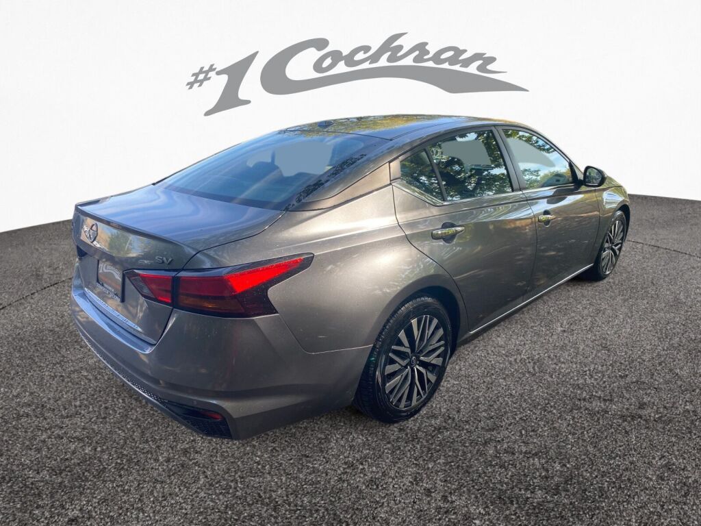 2023 Nissan Altima 2.5 SV photo 7
