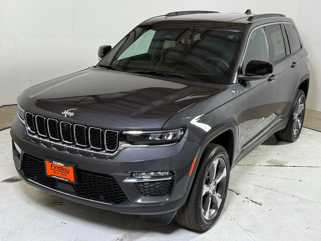 2025 Jeep Grand Cherokee Limited photo 2
