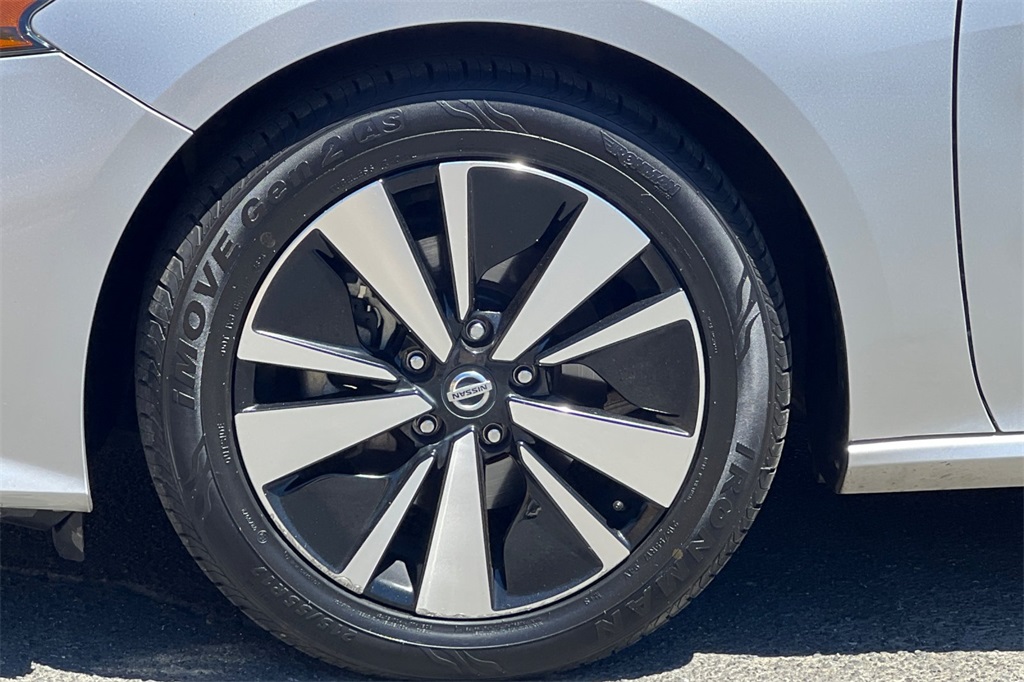 2022 Nissan Altima 2.5 SV photo 13