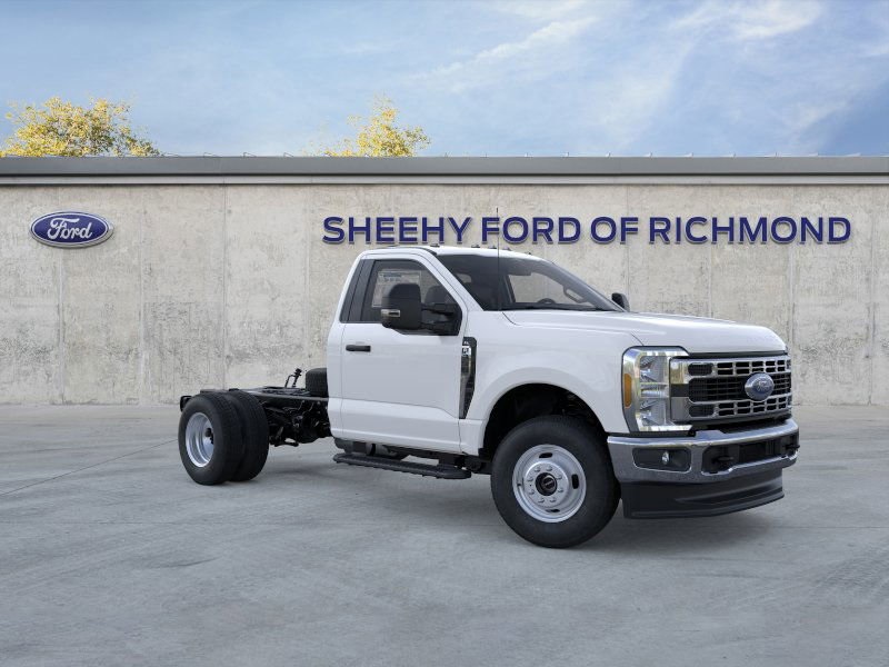 2025 Ford F-350 Super Duty Chassis Cab XL's photo