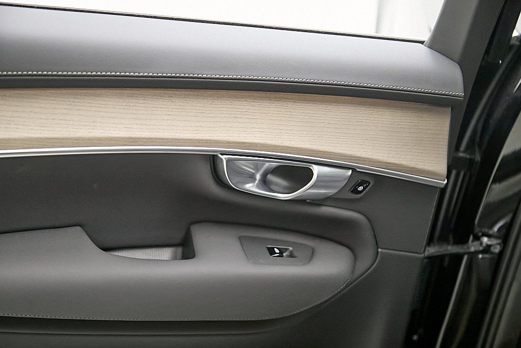 2026 VOLVO XC90 - Image 18