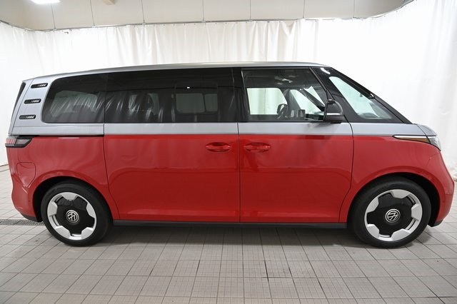 2025 Volkswagen ID. Buzz Pro Plus photo 14