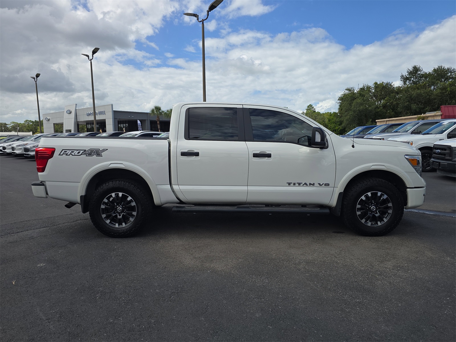 2019 Nissan Titan PRO-4X photo 3