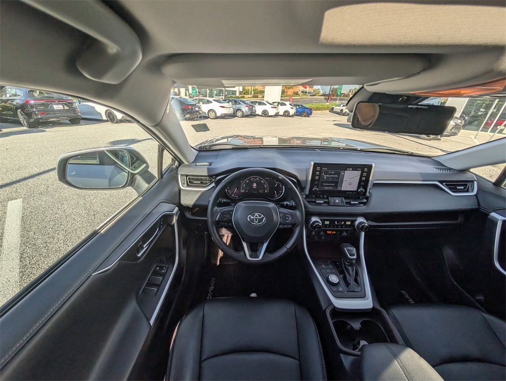 2019 Toyota RAV4 Limited photo 4