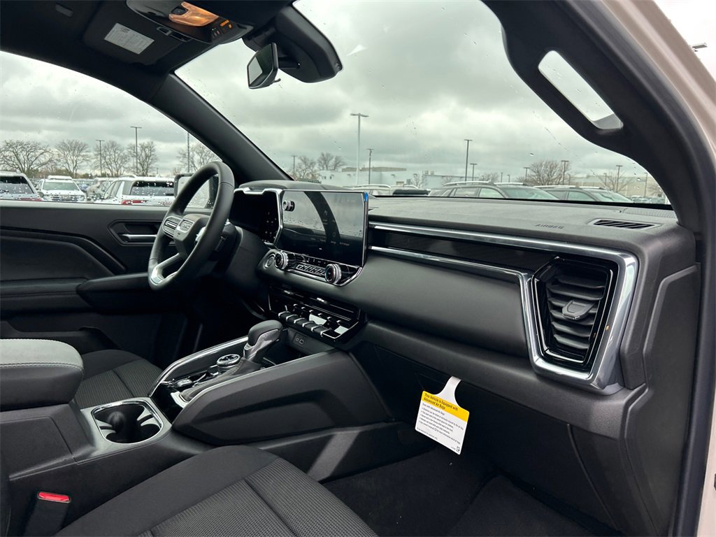 2026 GMC CANYON - Image 35