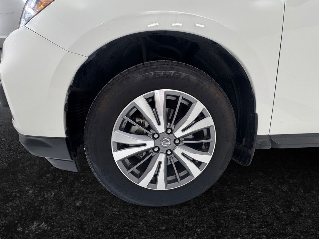 2020 Nissan Pathfinder SV photo 22