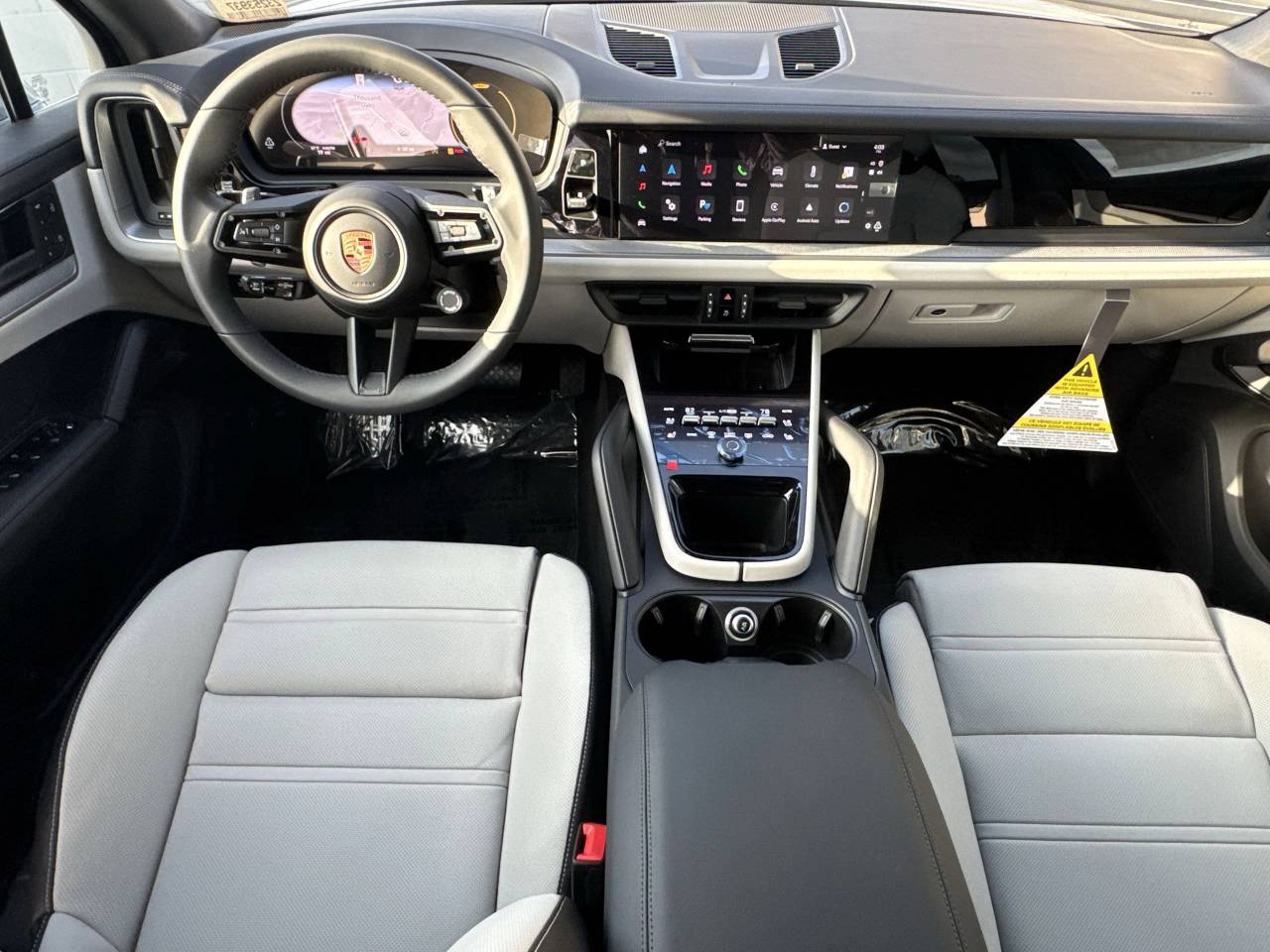 2025 Porsche Cayenne Base photo 10