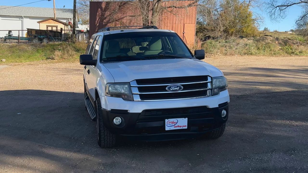 2015 Ford Expedition EL photo 2