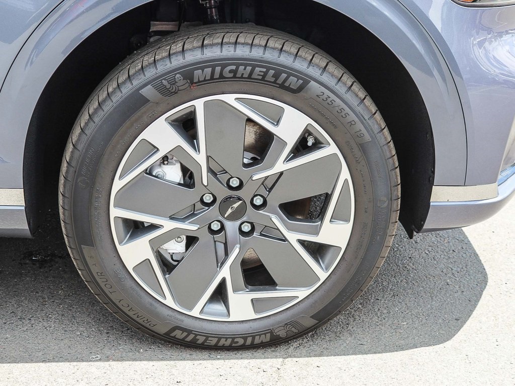 2026 Genesis Electrified GV70 photo 11