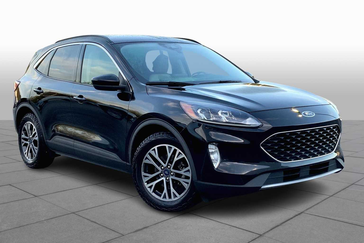 2020 Ford Escape SEL photo 2