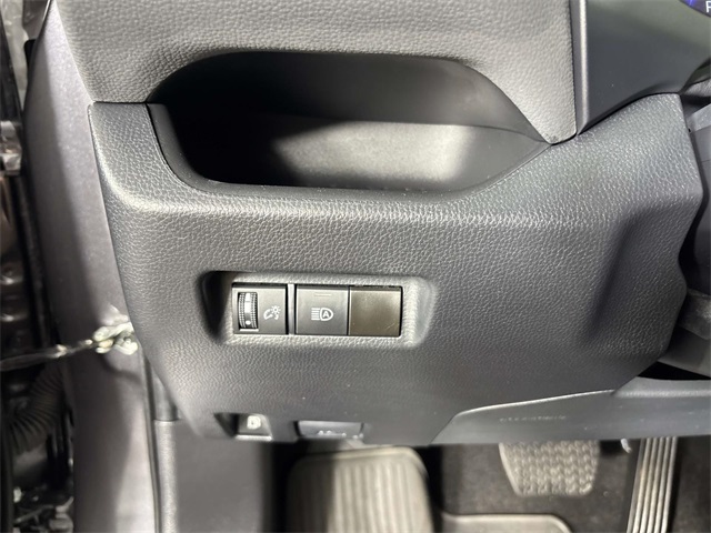 2024 Toyota RAV4 Hybrid XLE photo 15