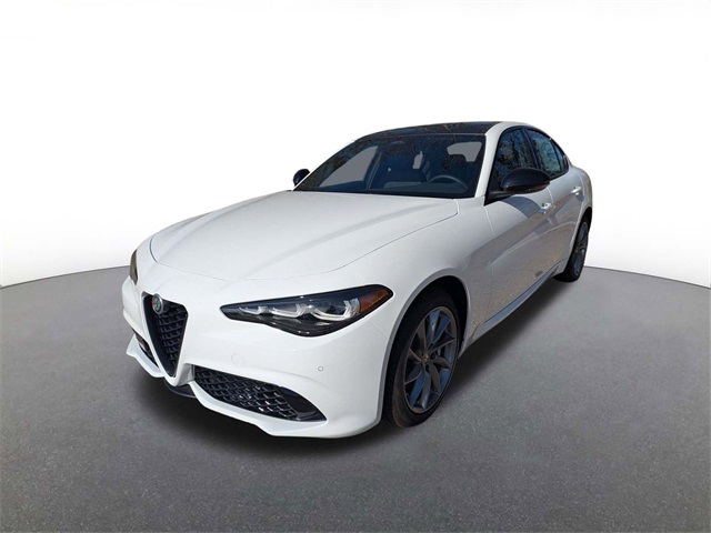 2025 Alfa Romeo Giulia Base's photo