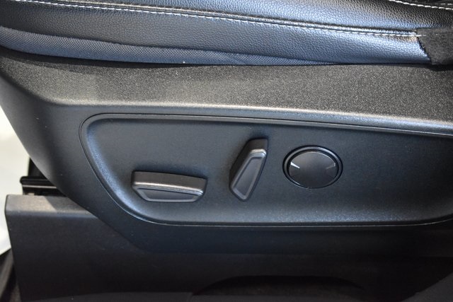 2022 Ford Escape Hybrid SEL photo 16