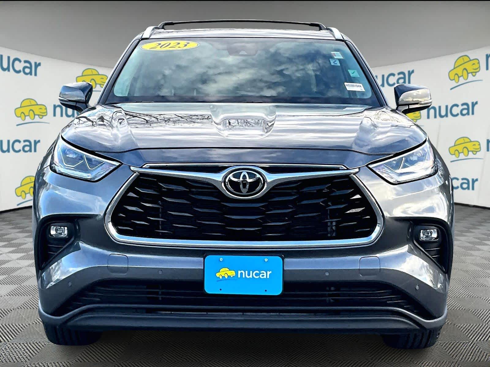 2023 Toyota Highlander Limited photo 2