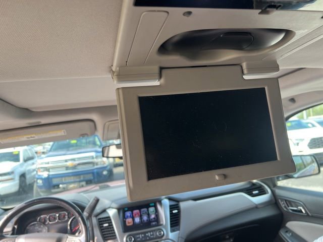 2016 Chevrolet Suburban LT photo 19