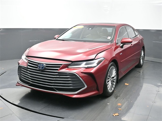 2019 Toyota Avalon Limited's photo