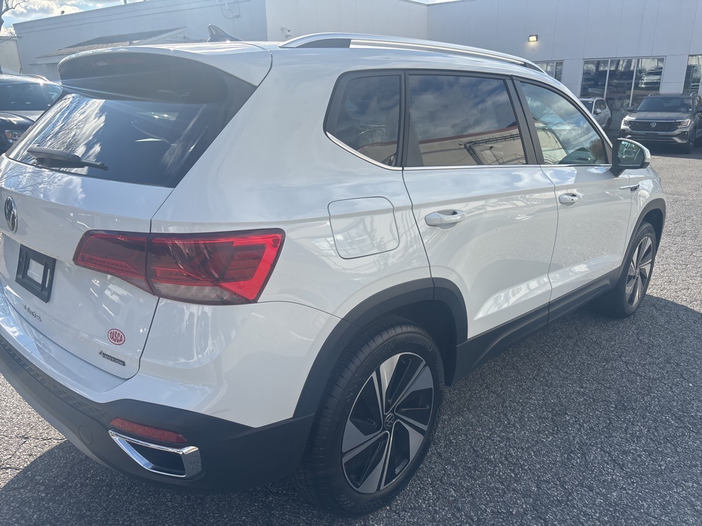 2023 Volkswagen Taos SE photo 4
