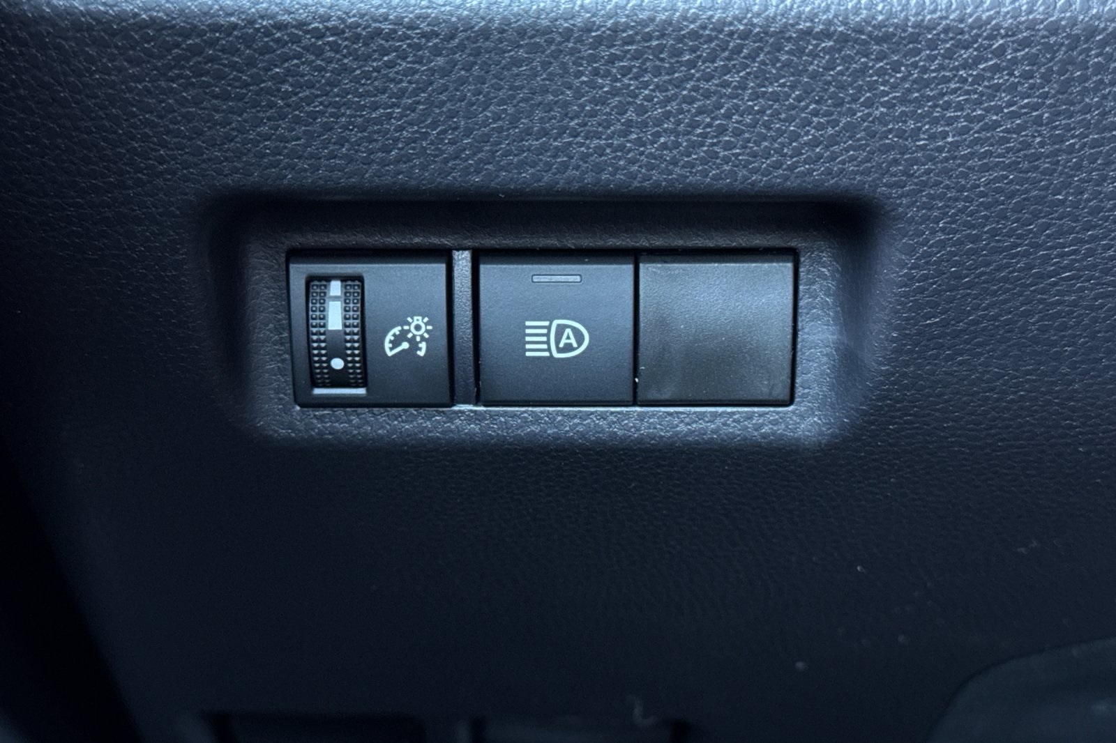 2025 Toyota RAV4 LE photo 23