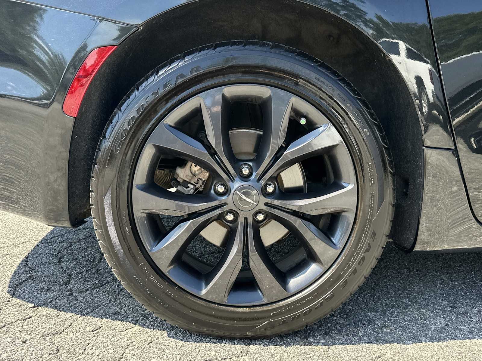2020 Chrysler Pacifica Touring photo 14