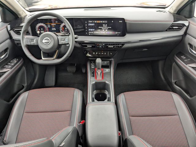 2025 Nissan Kicks SR photo 13