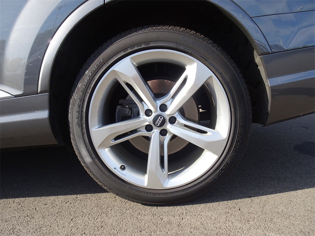 2019 Audi Q7 55 Prestige photo 5