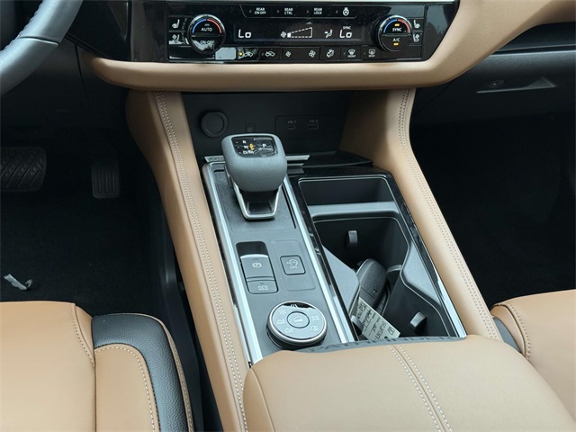 2025 Nissan Pathfinder Platinum photo 21
