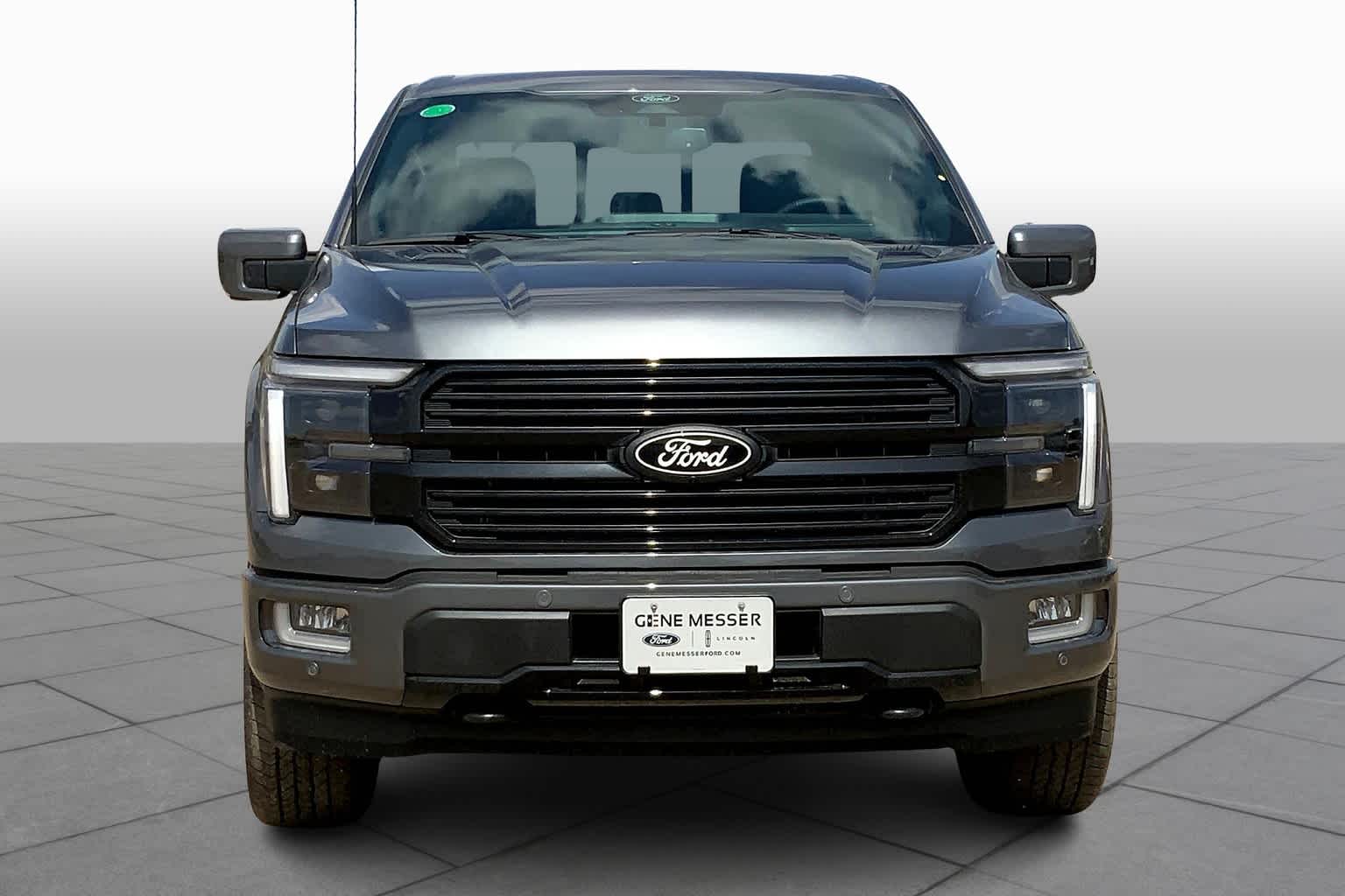 2025 Ford F-150 Platinum photo 3