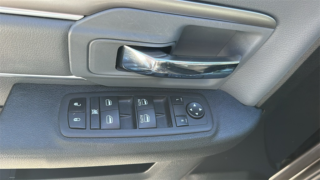 2024 Ram 1500 Classic SLT photo 14