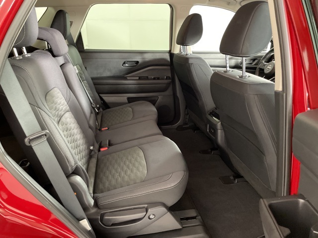 2024 Nissan Pathfinder SV photo 38