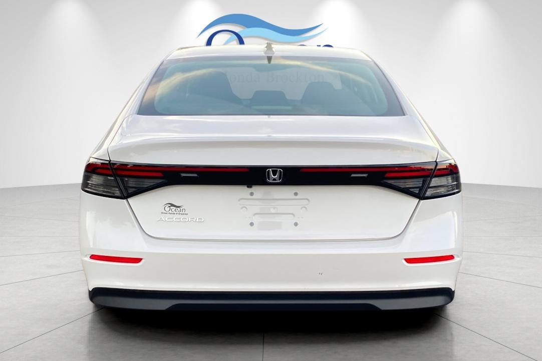 2025 Honda Accord LX photo 4