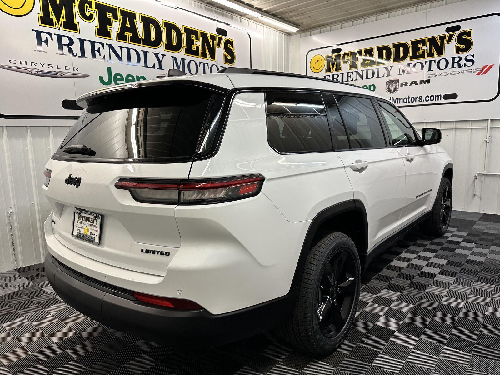 2025 Jeep Grand Cherokee Limited photo 2