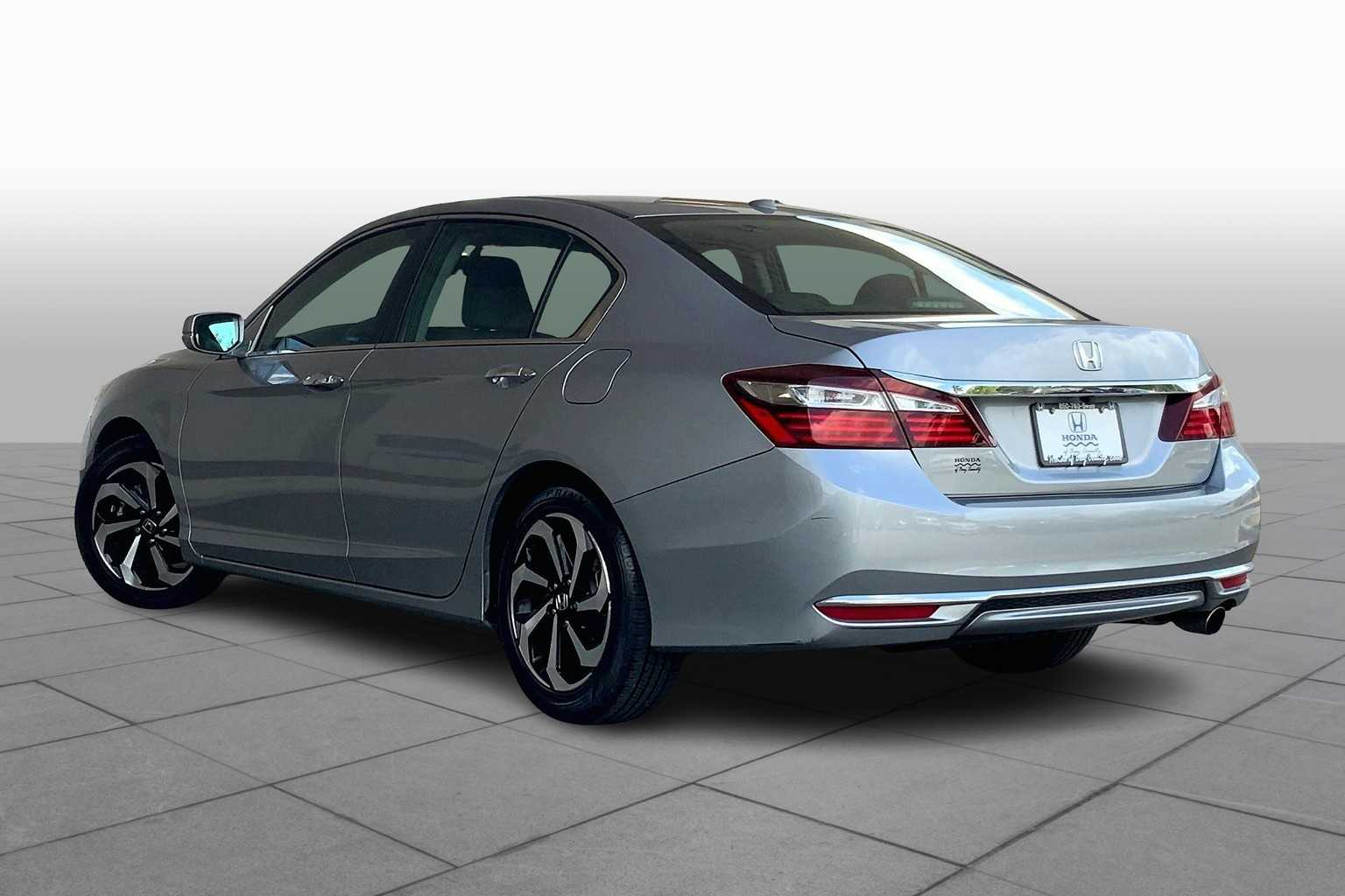 2016 Honda Accord EX-L photo 10
