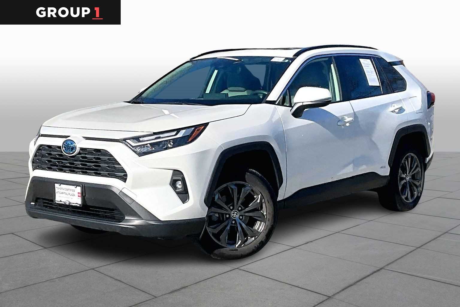2022 Toyota RAV4 XLE Premium's photo