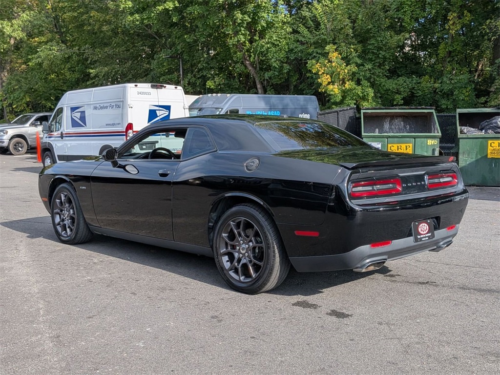2015 Dodge Challenger R/T photo 5