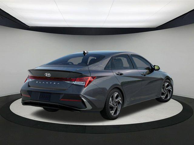 2025 Hyundai Elantra SEL Sport photo 4