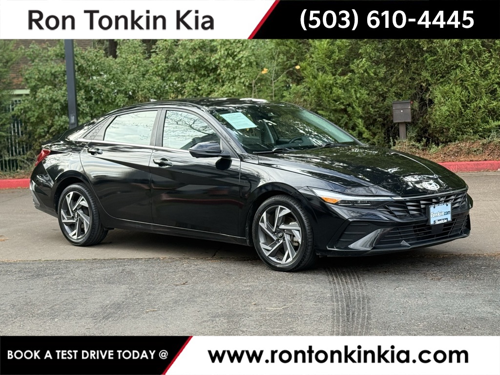 2024 Hyundai Elantra Limited's photo